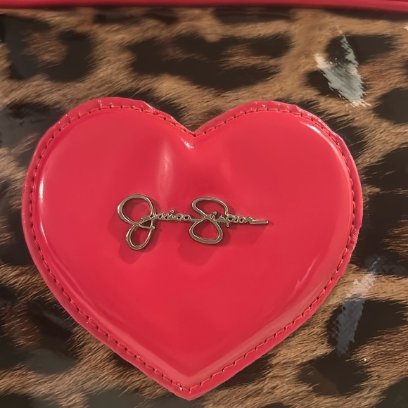 JESSICA SIMPSON MAKEUP/TOILETRY PATENT BAG - Picture 2 of 12